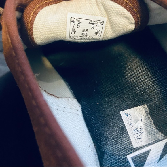 Vans size 9W 7.5M brown leather suede shoes - Picture 5 of 6